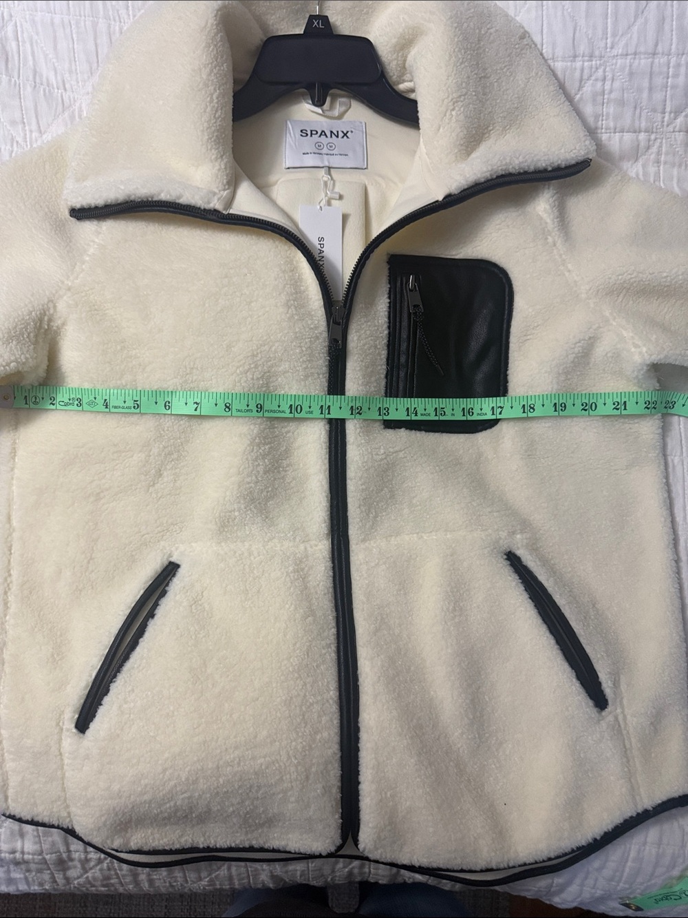 NWT SPANX Cream Sherpa Jacket with Black Trim and Zip Pocket-Size Medium - Picture 5 of 9